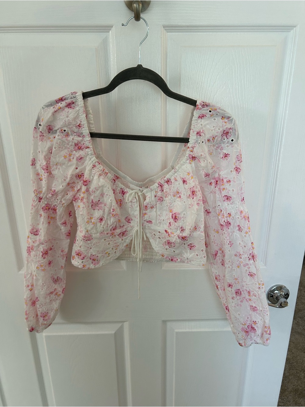 Astr White Floral Eyelet Tie-Front Crop Top with Pink Accents - Picture 3 of 4